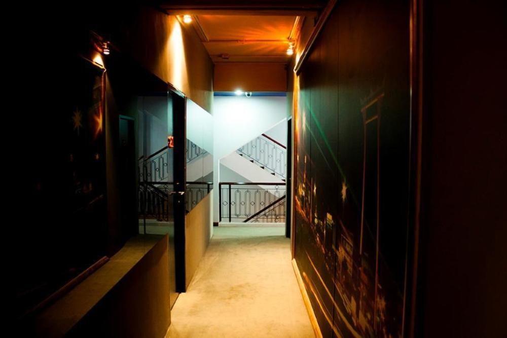 Justbeds Hotell Bangkok Exteriör bild