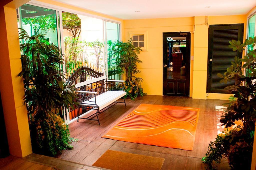 Justbeds Hotell Bangkok Exteriör bild