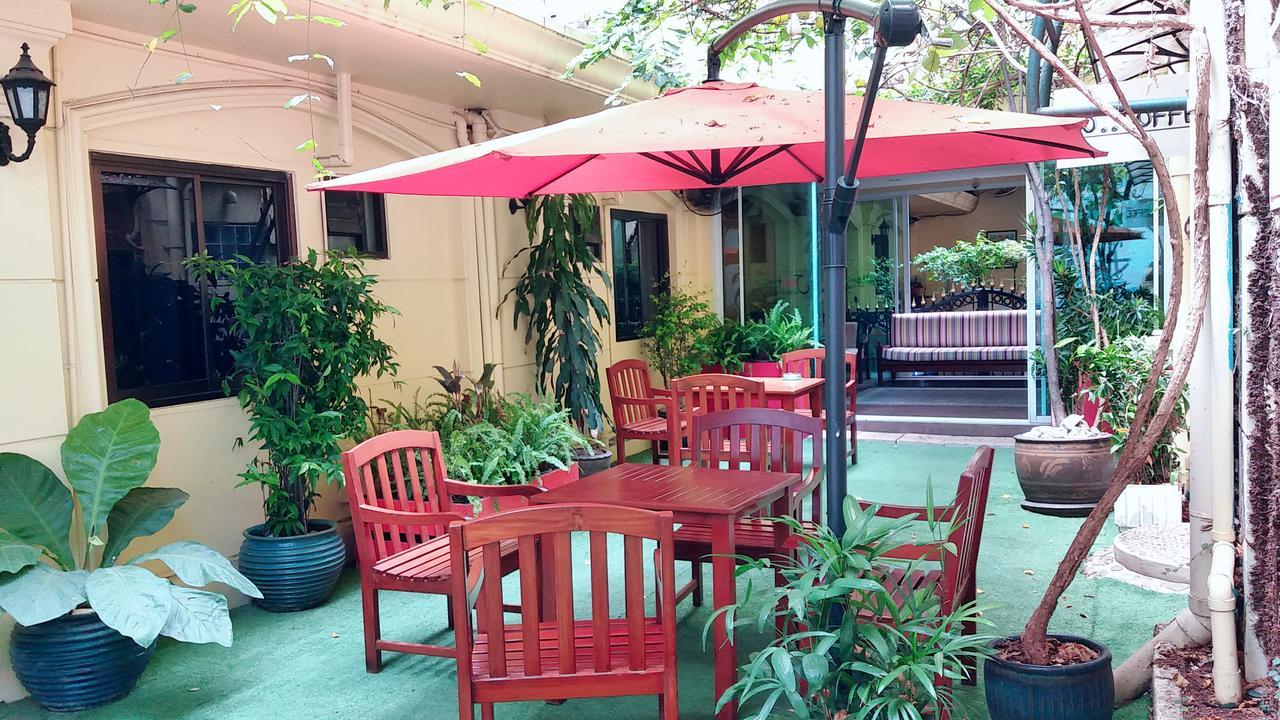 Justbeds Hotell Bangkok Exteriör bild