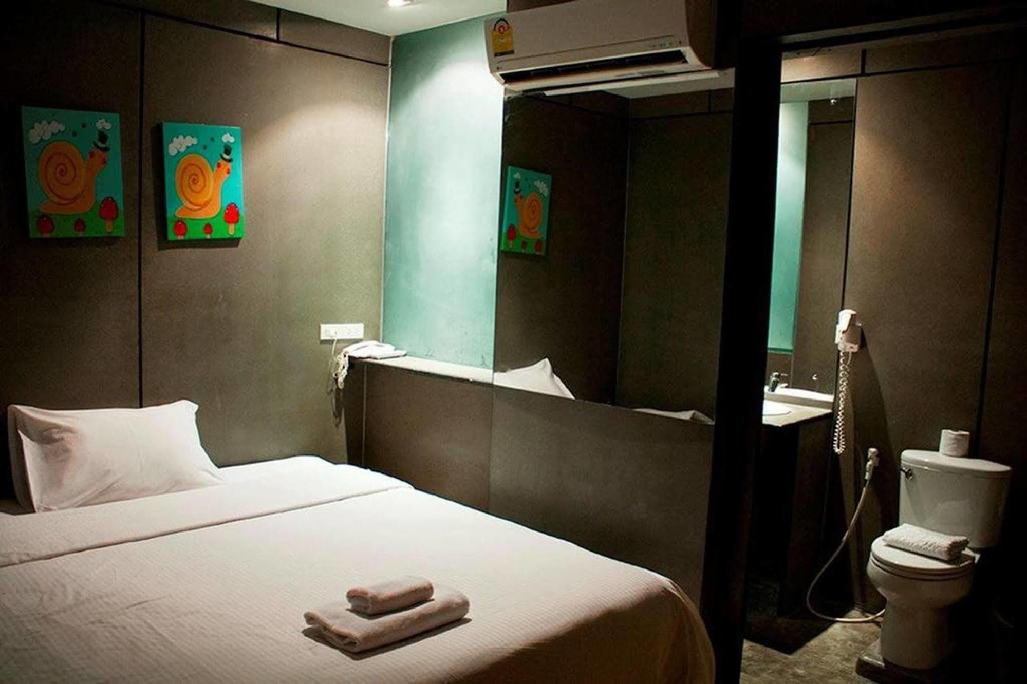 Justbeds Hotell Bangkok Exteriör bild