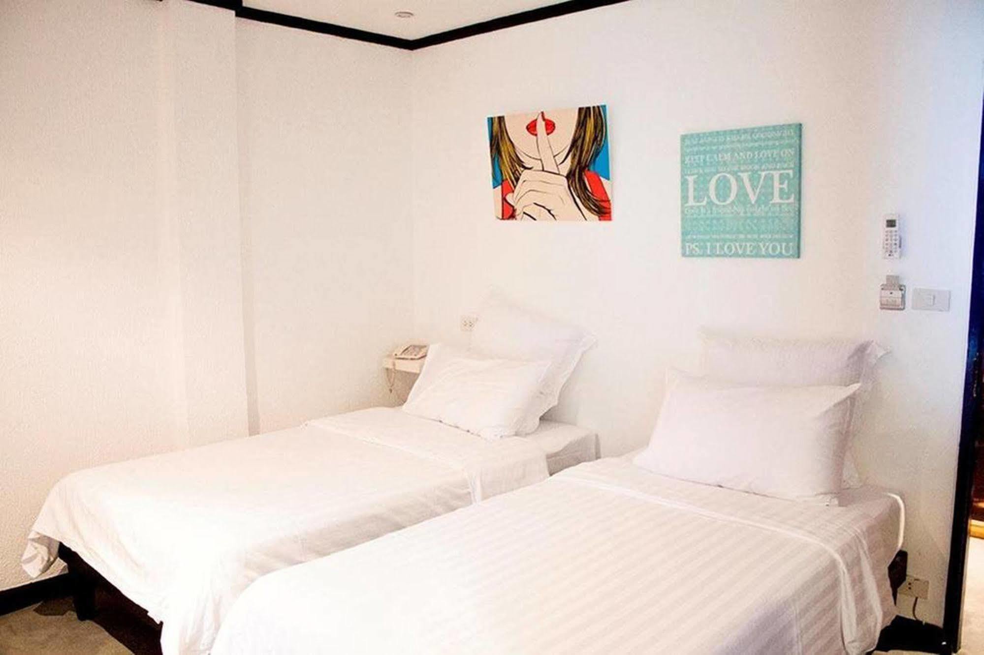 Justbeds Hotell Bangkok Exteriör bild
